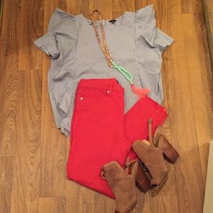 Ann Taylor Ruffle Top with Tassel Necklace 📿